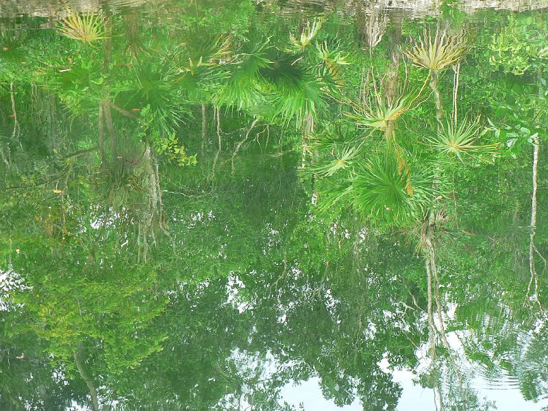2010_Cuba-3-Baie_des_cochons_08.JPG - Reflets d'eau.