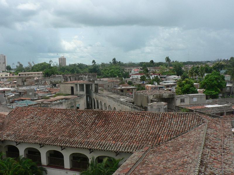 2010_Cuba-5-Camaguey_29.JPG - ... avec celle-ci, nous aurons fait le tour "aérien" de la ville.