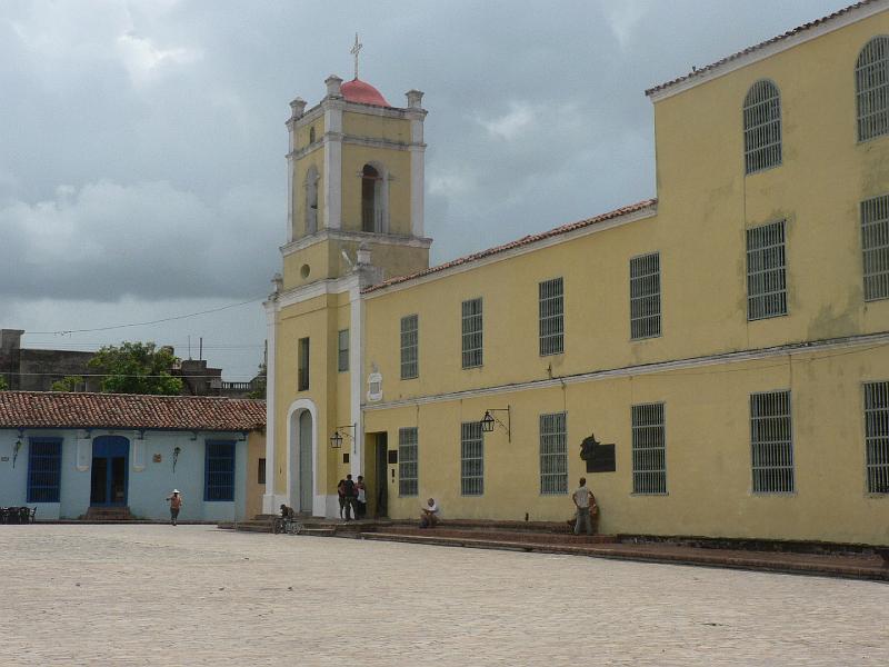 2010_Cuba-5-Camaguey_30.JPG - La façade de l'hôpital San Juan de Dios.