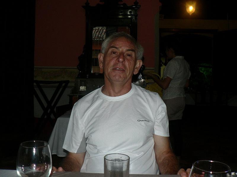 2010_Cuba-5-Camaguey_45.JPG - En attendant que ça passe...