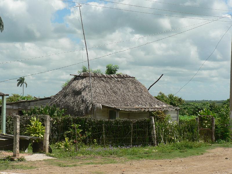 2010_Cuba-5-Ingenio_El_Oriente_07.JPG - ... et une maison traditionnelle.