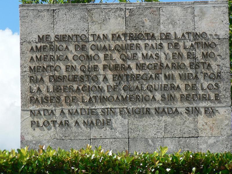 2010_Cuba-9-Santa_Clara_04.JPG - ... ses pensées (je suppose)...