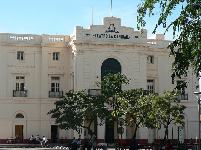 2010_Cuba-9-Santa_Clara_15.JPG - .. et le théâtre.