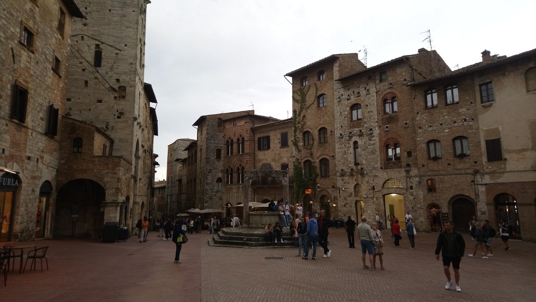 Italie-2024-5-San_Giminiano_08
