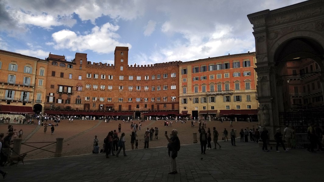 Italie-2024-6-Sienne-3-Il_Campo_07