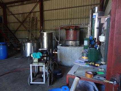 2015_07_04_NC_Bouloupari_distillerie_02