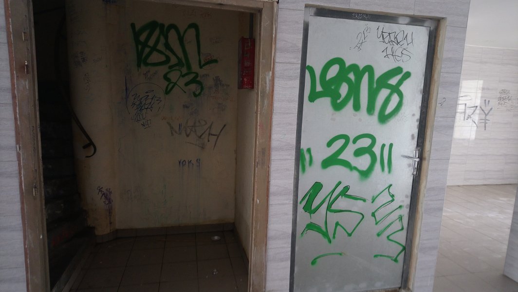 2019_NC_Noumea_appartementt_couloir_02