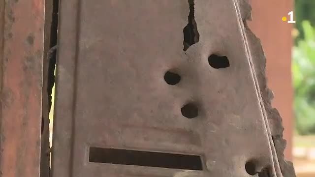 Play video