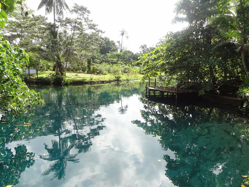 2019_Vanuatu_Santo_cote_est_trous_bleus_01