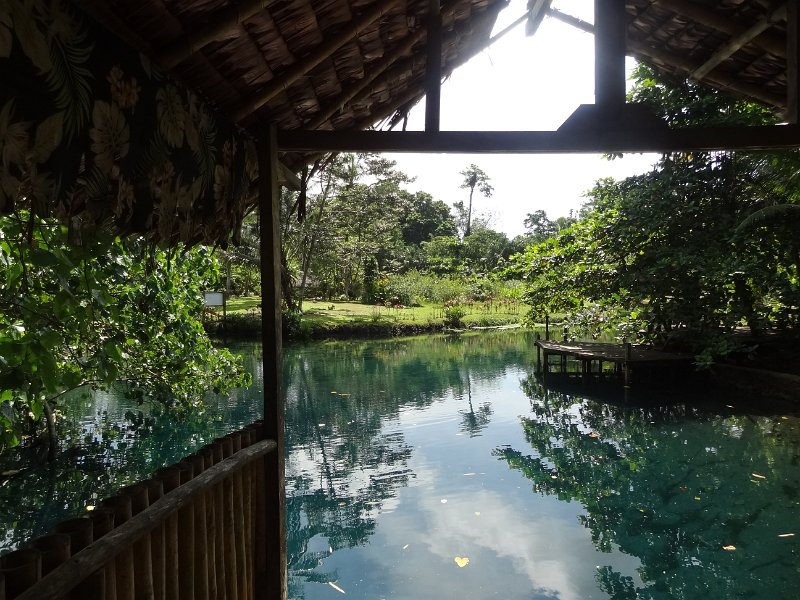 2019_Vanuatu_Santo_cote_est_trous_bleus_10