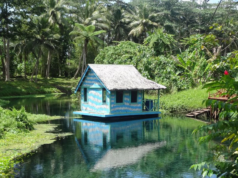 2019_Vanuatu_Santo_cote_est_trous_bleus_12