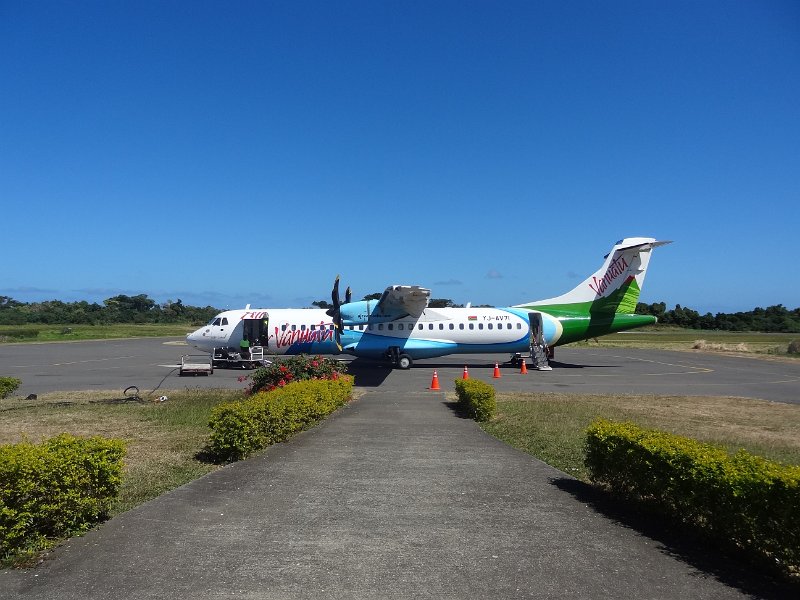 2017_Vanuatu_Tanna_avion_05