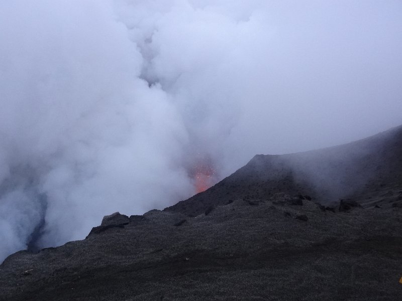 2017_Vanuatu_Tanna_volcan_Yasur_25
