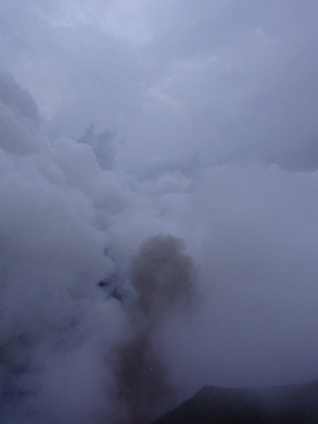 2017_Vanuatu_Tanna_volcan_Yasur_28