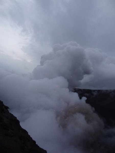 2017_Vanuatu_Tanna_volcan_Yasur_36